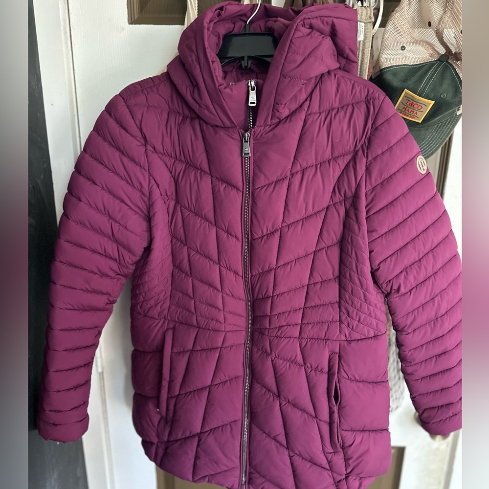 Bernardo pink women’s coat size large.  Used good condition.  Very warm!